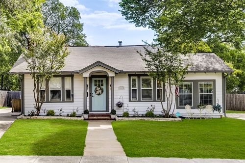 1823 Tremont Ave, Fort Worth, TX, 76107-3944 | Card Image