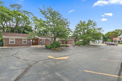 712 W Main St, West Dundee, IL, 60118-2028 | Card Image
