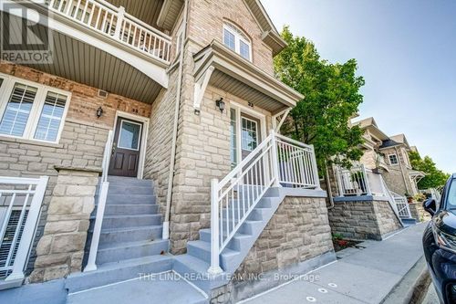 33-520 Silken Laumann Dr, Newmarket, ON, L3X2S7 | Card Image