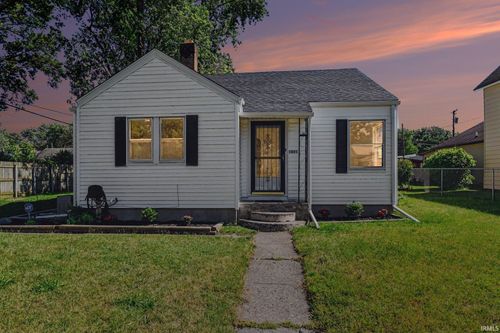 1021 Center St, Elkhart, IN, 46516-4561 | Card Image