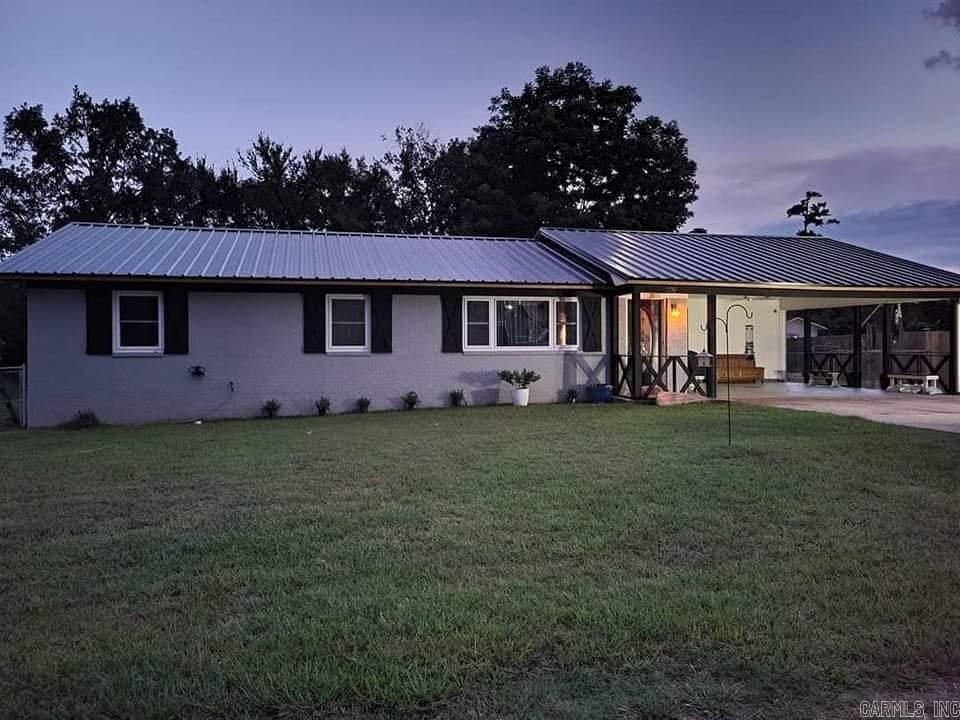 Crescent Dr, Mena, AR 71953