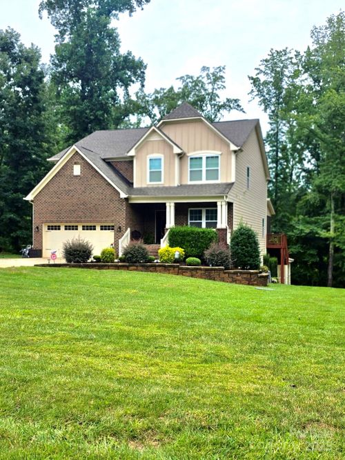 8305 Aspen Ct, Mint Hill, NC, 28227-7071 | Card Image