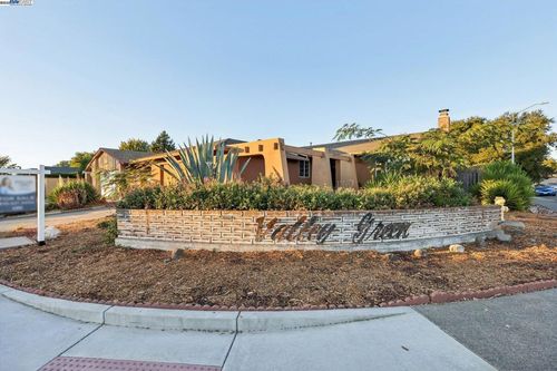 859 S Mcdowell Blvd, Petaluma, CA, 94954 | Card Image
