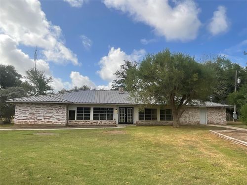 1672 Fm 318, Hallettsville, TX, 77964-5779 | Card Image