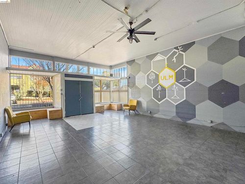 1653 8th Street, Oakland, CA, 94607 | Card Image