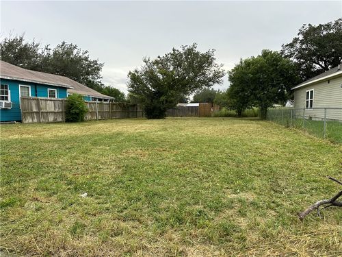 812 Avenue A, Sinton, TX, 78387 | Card Image
