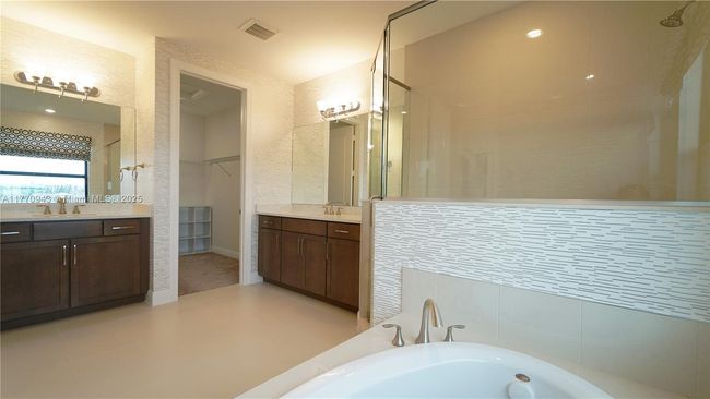 8725 Parkland Bay Dr, House other with 4 bedrooms, 5 bathrooms and null parking in Parkland FL | Image 28
