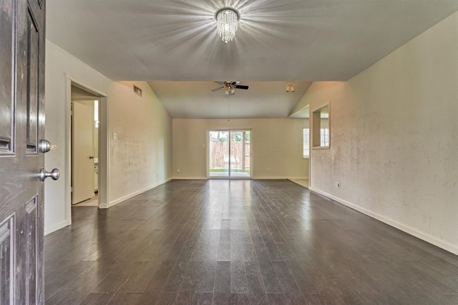 29318 Waltham St, House other with 3 bedrooms, 2 bathrooms and 2 parking in Spring TX | Image 6