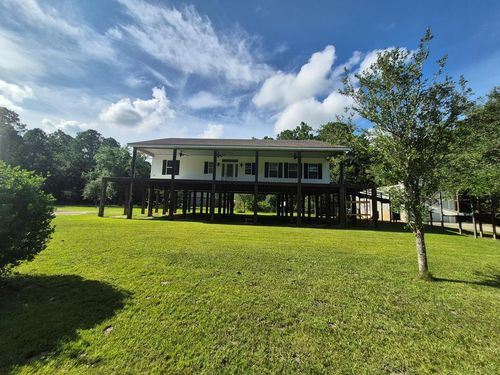 7041 Hancock Dr, Bay St Louis, MS, 39520-7934 | Card Image