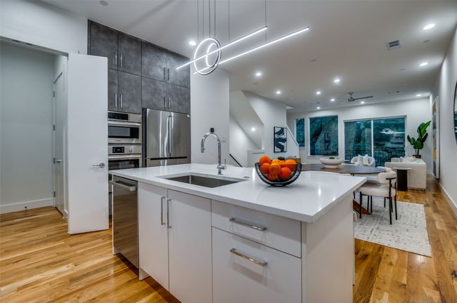 14911 Reserve Circle, Townhouse with 3 bedrooms, 4 bathrooms and null parking in Addison TX | Image 8