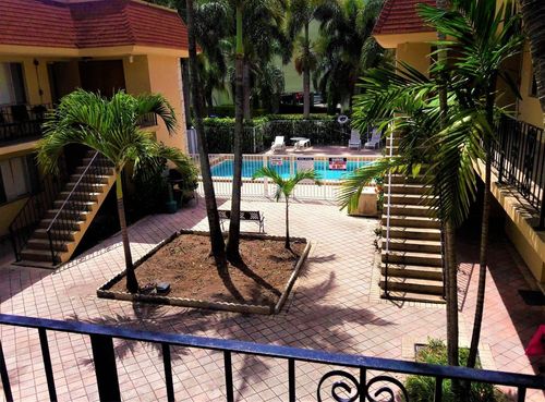 apt-104-515 S Sequoia Dr, West Palm Beach, FL, 33409-3666 | Card Image