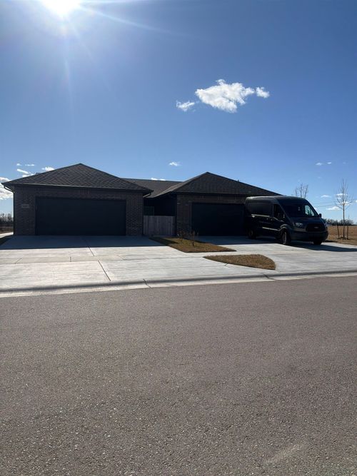 16699-16697 W Lynndale St, Goddard, KS, 67052-9598 | Card Image