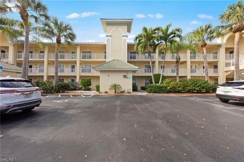 9-103-15495 Cedarwood Ln, NAPLES, FL, 34110-7068 | Card Image