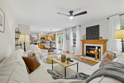 121 Wicklow Dr, Granville, OH, 43023-9594 | Card Image