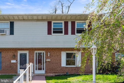 96 Queen Ave, ENOLA, PA, 17025-2337 | Card Image