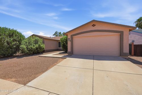 10008 E Moonstruck Way, Tucson, AZ, 85747-5155 | Card Image