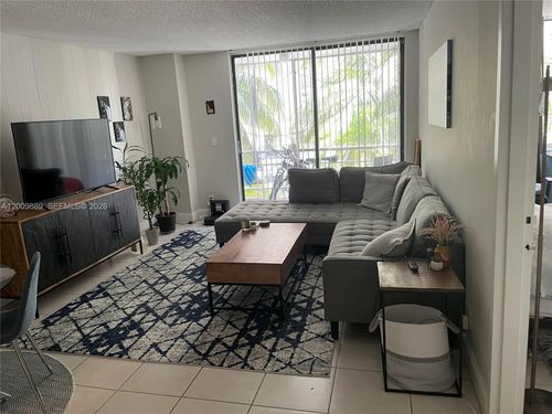 3r-2935 Ne 163rd St, North Miami Beach, FL, 33160-4469 | Card Image