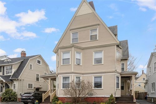 18 Adelphi Ave, Providence, RI, 02906-4142 | Card Image