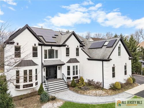 5 Hackett Dr, Edison, NJ, 08820-1078 | Card Image