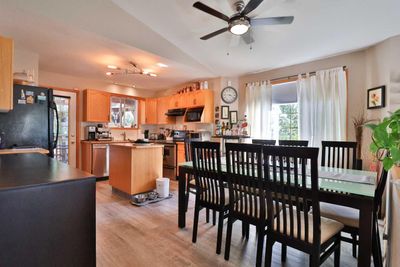 3 Squamish Blvd W, House detached with 4 bedrooms, 3 bathrooms and 4 parking in Lethbridge AB | Image 2