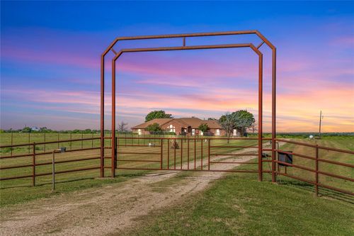 584 S Hanath Kuehl Rd, Riesel, TX, 76682-2514 | Card Image