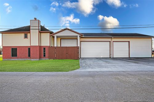 715 Avenue D, South Houston, TX, 77587-4107 | Card Image