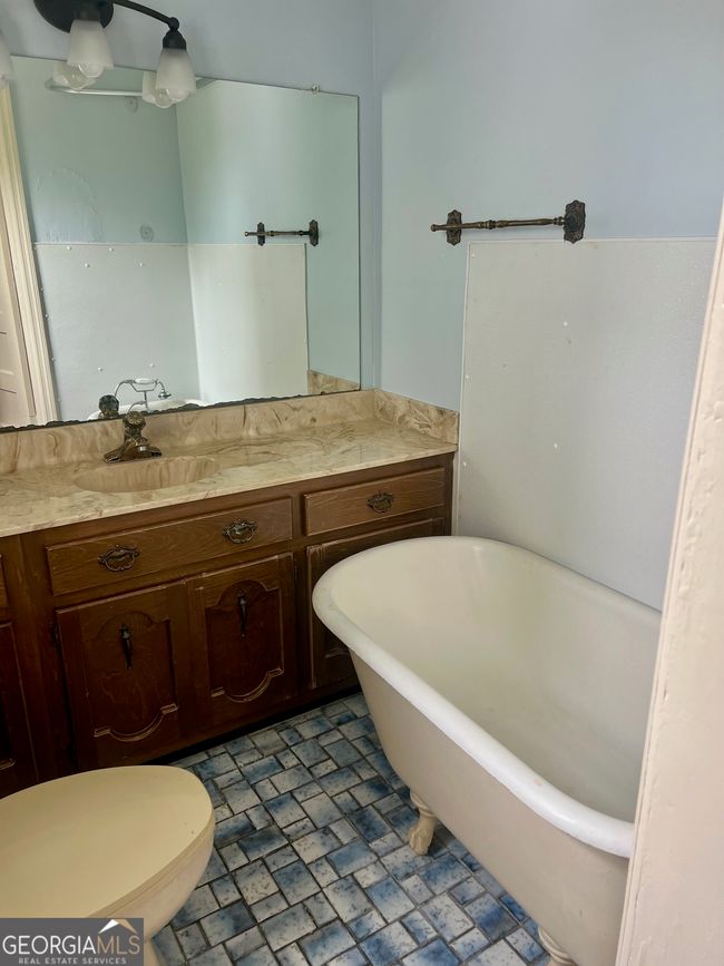 40 S College St, House other with 3 bedrooms, 3 bathrooms and null parking in Metter GA | Image 27