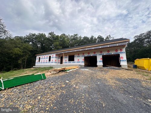 35 Mauve Rd, HEDGESVILLE, WV, 25427-5075 | Card Image