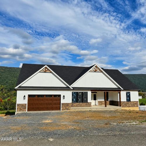 131 Fairway Estates Dr, Hollidaysburg, PA, 16648-8303 | Card Image