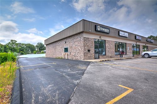 33-3735 E William Street Rd, Decatur, IL, 62521-1699 | Card Image