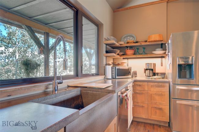11762 Gooch Hill Rd, House other with 3 bedrooms, 3 bathrooms and null parking in Gallatin Gateway MT | Image 7