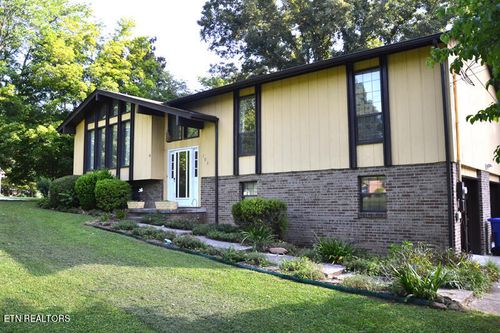 103 Apache Ln, Clinton, TN, 37716-4217 | Card Image
