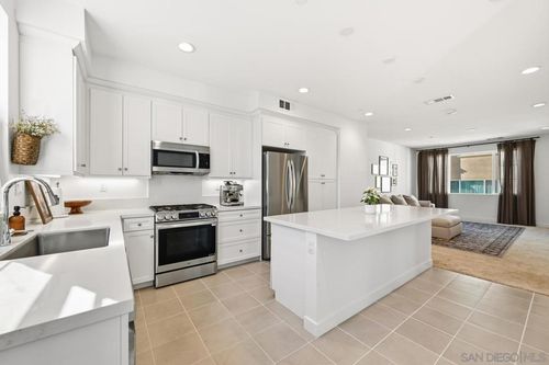 2217 Brix Gln, Escondido, CA, 92025-6664 | Card Image