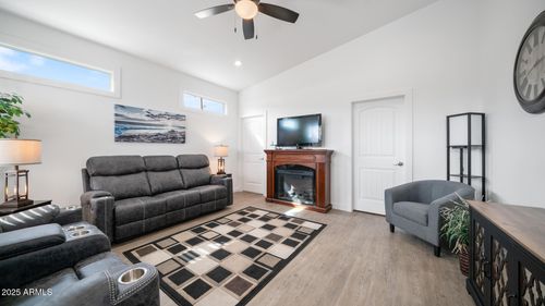 724 Emerald Dr, Apache Junction, AZ, 85119 | Card Image