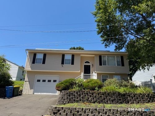 83 Essex Ave, Waterbury, CT, 06704-1418 | Card Image