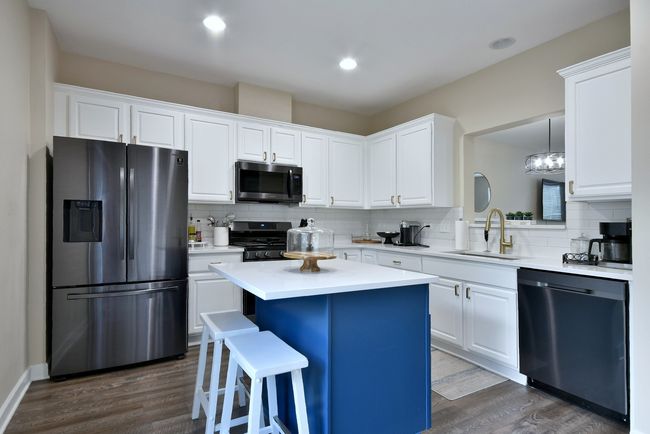 102 Morgans Gate Dr, Condo with 3 bedrooms, 3 bathrooms and 2 parking in Wood Dale IL | Image 14