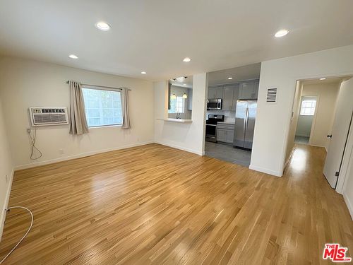 h-143 N N Hamilton Drive, Beverly Hills, CA, 90211 | Card Image