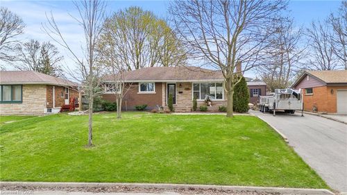 45 Driftwood Dr, Brantford, ON, N3R3K2 | Card Image