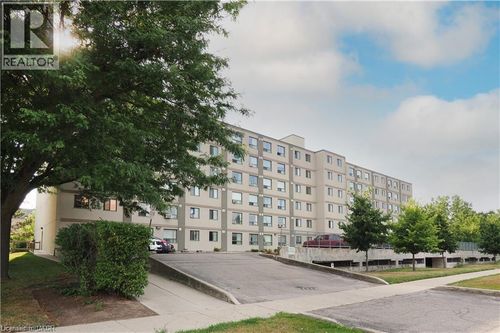 402-18 Holborn Crt, Kitchener, ON, N2A4A1 | Card Image