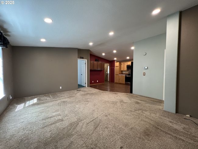 32415 E Loop Rd, House other with 3 bedrooms, 2 bathrooms and null parking in Hermiston OR | Image 12