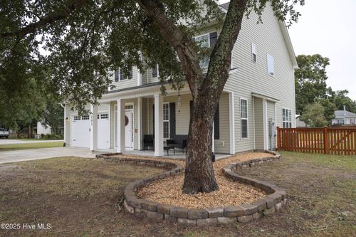 201 Willas Ct, Holly Ridge, NC, 28445-8006 | Card Image