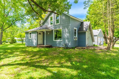 325 E Chester Street, PLAINFIELD, WI, 54966 | Card Image
