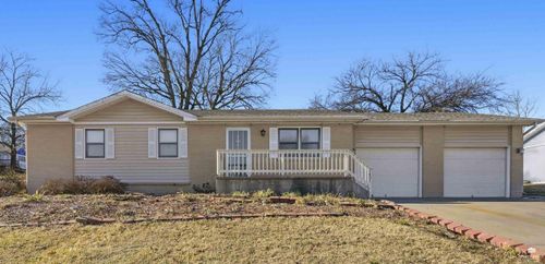 1401 Vine St, Wamego, KS, 66547-1264 | Card Image