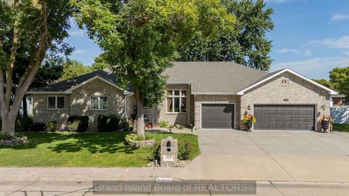 3110 Brentwood Dr, Grand Island, NE, 68801-7221 | Card Image