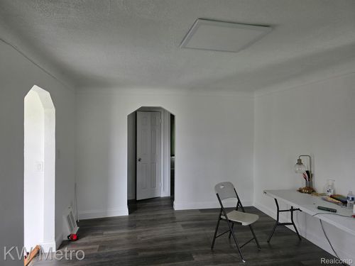 8845 Faust Ave, Detroit, MI, 48228-1811 | Card Image