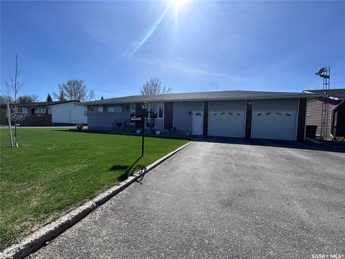 536 Gertie St, Moosomin, SK, S0G3N0 | Card Image