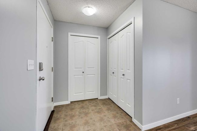 323 - 428 Chaparral Ravine View Se, Home with 2 bedrooms, 2 bathrooms and 1 parking in Calgary AB | Image 2