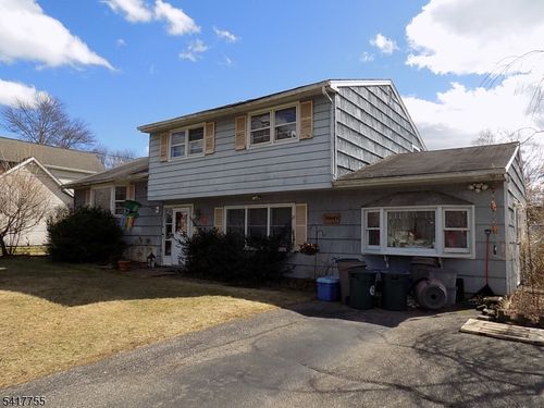 9 Baxter Pl, Pequannock, NJ, 07440-1703 | Card Image