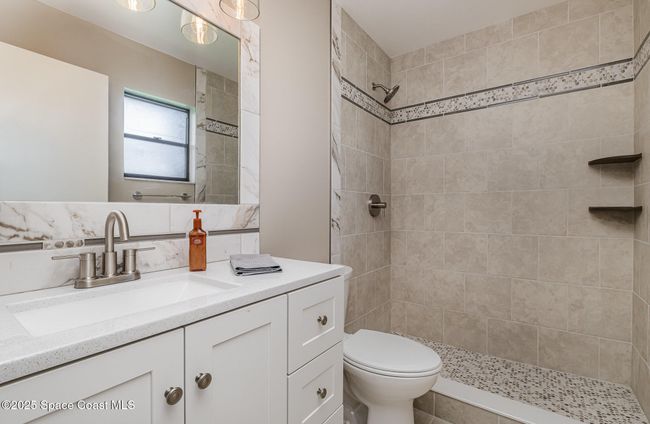 Primary Bathroom | Image 19