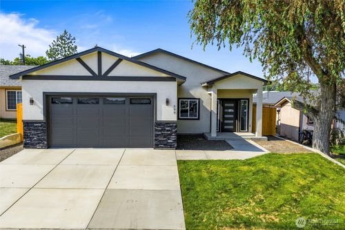 509 S Main St, Warden, WA, 98857-9804 | Card Image